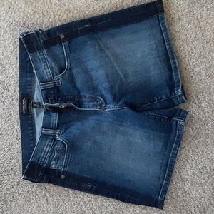 Banana Republic Denim Short Sz. 2   EUC